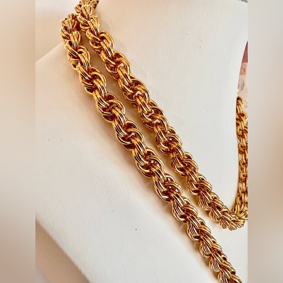 VINTAGE Jesara pearl and goldtone toggle necklace - Picture 4 of 7